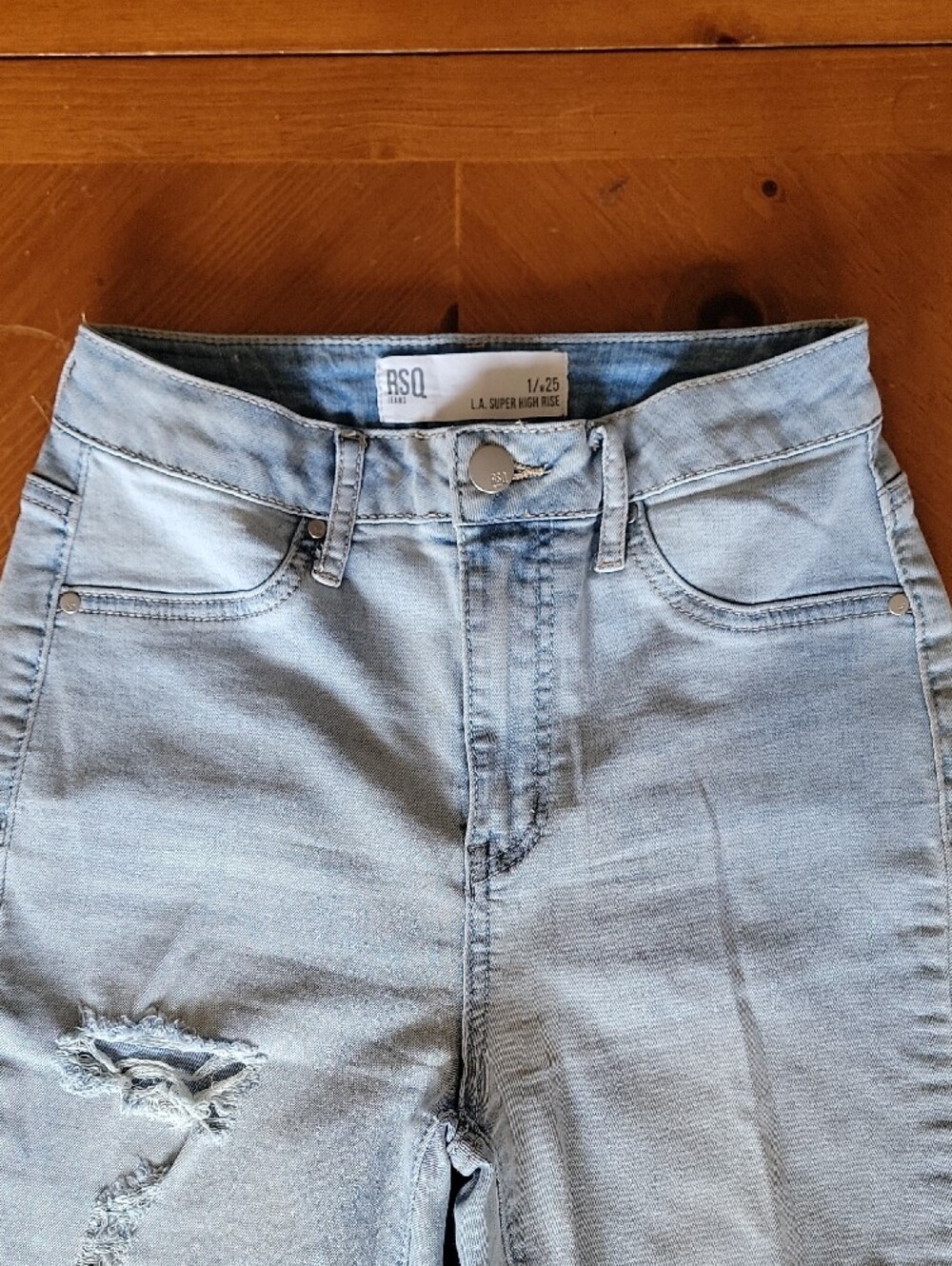 PacSun RSQ LA Super High Rise Distressed Jeggings Light Wash 1 W25 NWOT - Picture 3 of 3